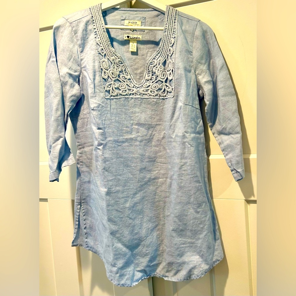 Malvin 100% linen coverup Sz L baby blue.  Excellent condition